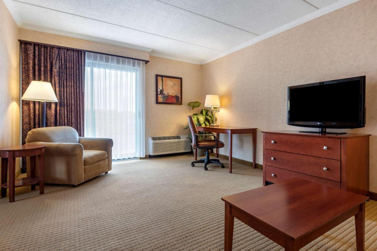 Best Western Plus Oswego Hotel And Conference Center Екстер'єр фото