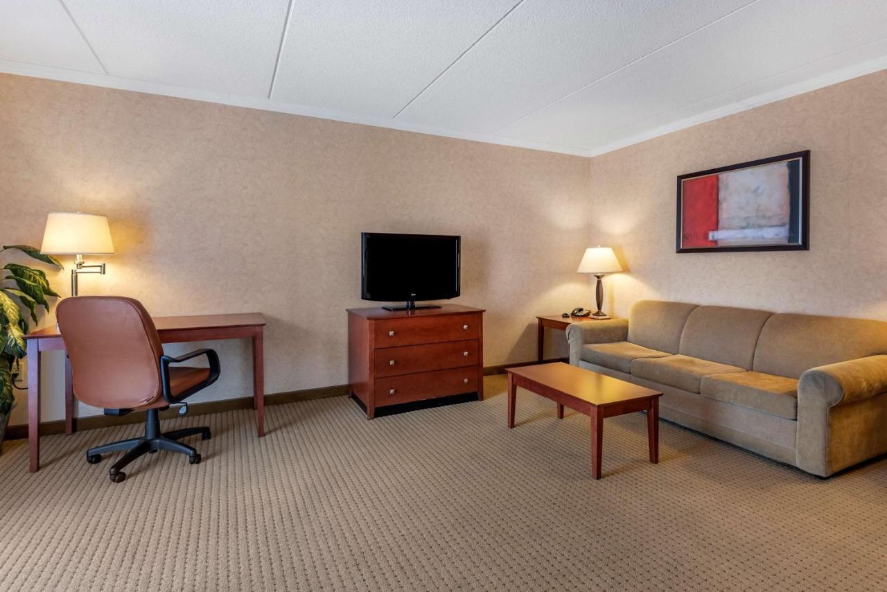 Best Western Plus Oswego Hotel And Conference Center Екстер'єр фото